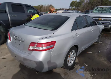 2010 Toyota Camry z USA, uszkodzony, nr VIN 4T1BF3EK8AU536736